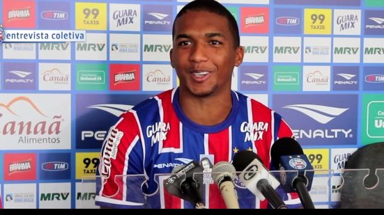Imagem Danilo Pires celebra possíveis presenças de Cajá e Hernane contra o Joinville