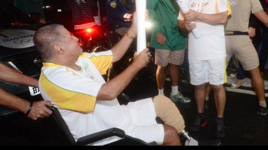 Imagem Forró dita ritmo na passagem da tocha olímpica em Senhor do Bonfim