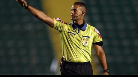 Imagem Arbitragem mineira comanda Vasco e Bahia
