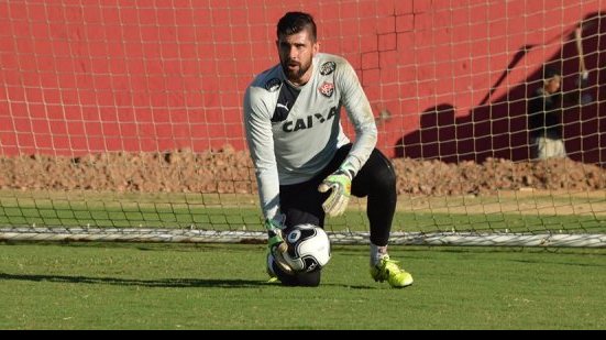 Imagem Fernando Miguel pede apoio da torcida para Vitória bater o Atlético-MG na Fonte 