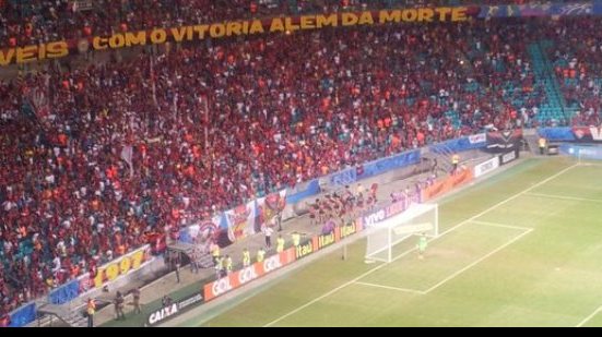 Imagem Com gol de Kieza, Vitória escapa de derrota para o Galo