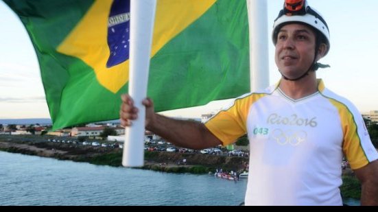Imagem Tocha olímpica encerra percurso na Bahia no município de Paulo Afonso