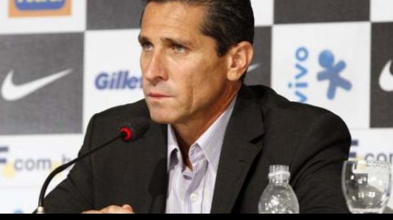 Imagem  Vasco anuncia renovação de contrato do técnico Jorginho
