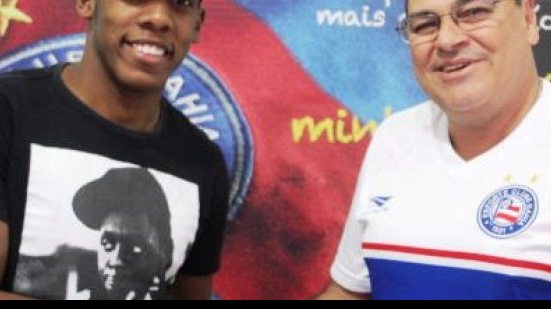 Imagem Bahia confirma renovação de empréstimo do lateral esquerdo Moisés