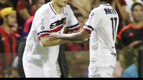Imagem Ex-Vitória comemora boa fase do Santa Cruz na Série A