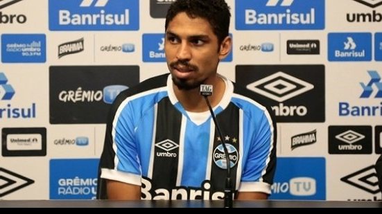 Imagem Ex-Vitória justifica saída do Flamengo e comemora acerto com o Grêmio