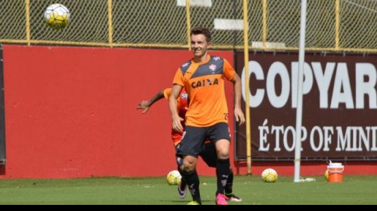 Imagem Com Dagoberto de titular, Vitória finaliza preparação para pegar o Flamengo
