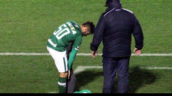 Imagem Arthur Maia comemora estreia em triunfo da Chapecoense fora de casa na Série A