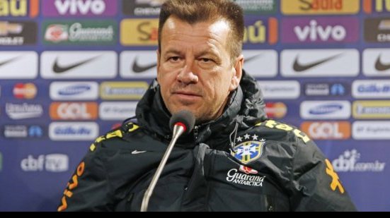 Imagem Dunga evita falar de falha de Alisson em jogo do Brasil