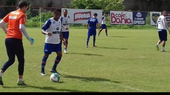 Imagem Bahia treina com bola e segue preparação para enfrentar o Goiás
