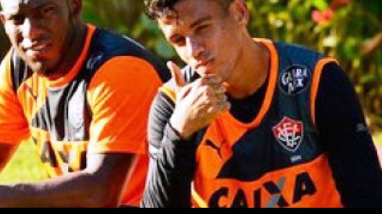 Imagem Vander é advertido por expulsão contra Corinthians e fica à disposição