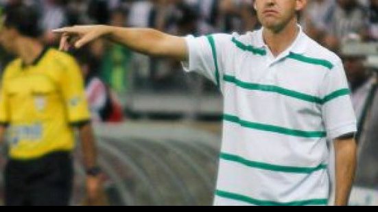 Imagem Após derrota para o Bahia, Goiás demite treinador e anuncia Léo Condé