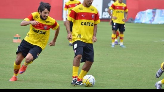 Imagem  Mancini testa time do Vitória com três zagueiros
