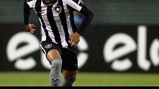Imagem Meia cobra organização para Botafogo voltar a vencer diante do Vitória