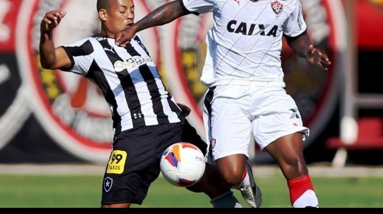 Imagem Vitória encara lanterna Botafogo tentando vencer a primeira longe de Salvador