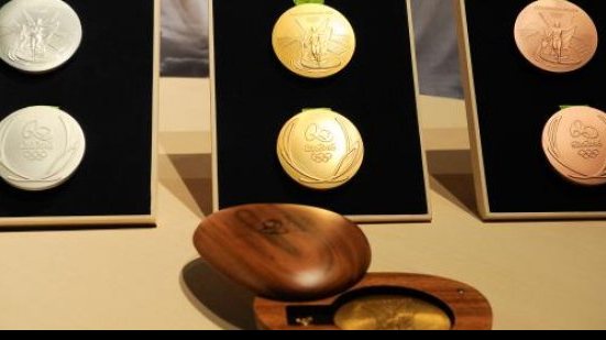 Imagem Comitê Rio 2016 apresenta medalhas e pódios das cerimônias de premiação
