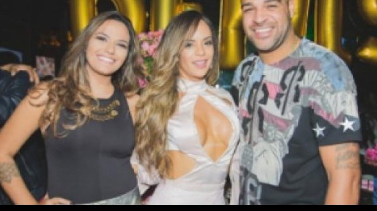 Imagem Atualmente sem clube, Adriano Imperador curte noite carioca