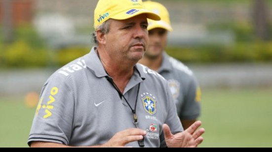 Imagem Vadão agradece a Marco Polo Del Nero por transformação no futebol feminino
