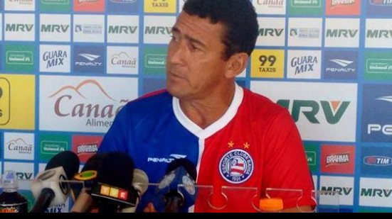 Imagem Aroldo Moreira revela mudança tática e diz que manterá base do time