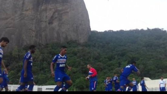Imagem Com técnico interino, Bahia encara o Tupi nesta terça