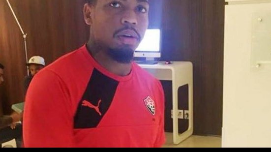 Imagem Vitória não consegue regularização e Marinho está fora de duelo contra o Grêmio