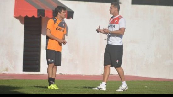 Imagem  Vitória renova contrato com Norberto até o final do ano