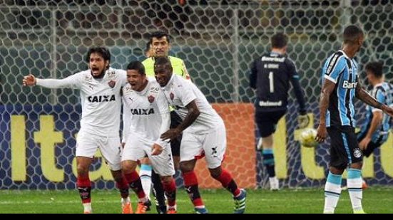 Imagem Tiago Real prega postura agressiva para o Vitória vencer a Ponte Preta 
