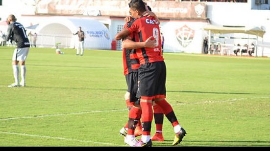 Imagem Vitória tem gol legal anulado no fim e fica no empate com a Ponte