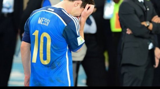 Imagem Após perder pênalti na final da Copa América, Messi se aposenta da seleção