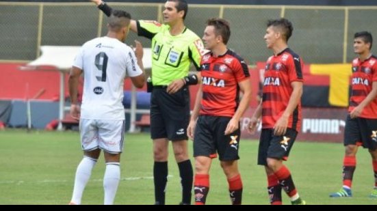 Imagem Vitória envia representação a CBF contra árbitro Ricardo Marques
