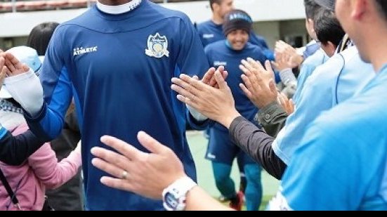 Imagem Destaque em time japonês, zagueiro revelado pelo Vitória confia em acesso