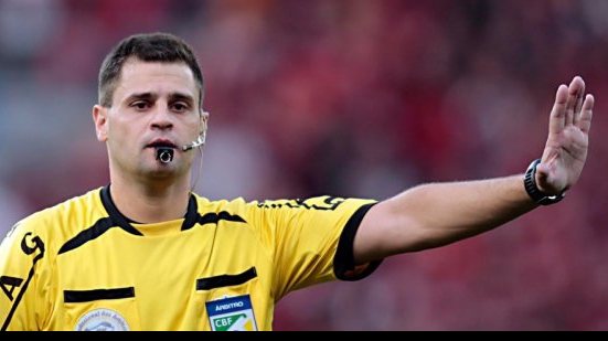 Imagem  Arbitragem do Paraná comanda Bahia e Vila Nova-GO