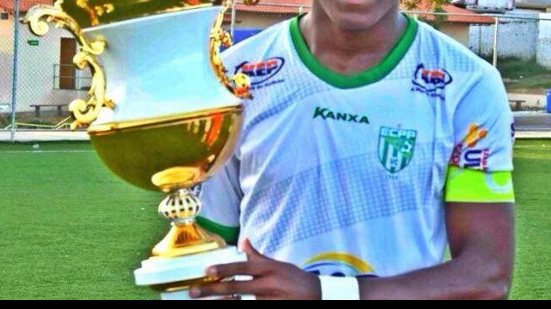 Imagem Zagueiro revelado no Conquista assina contrato com o Inter