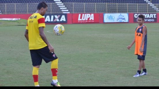 Imagem Mancini relaciona 22 jogadores para duelo com o Cruzeiro