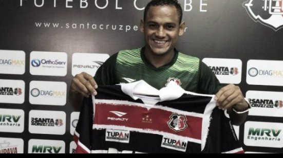 Imagem Meia ex Vitória é o novo reforço do Santa Cruz 