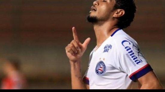 Imagem Em meio a dispensas, Bahia renova contrato de Hernane Brocador