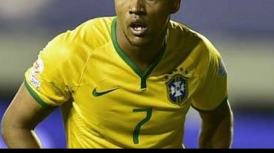 Imagem Lesionado, Douglas Costa está fora da Rio 2016