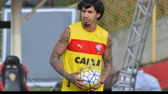 Imagem Victor Ramos foca em boa apresentação do Vitória contra o Atlético-PR 