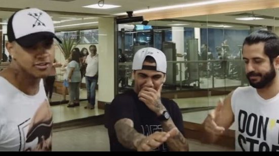 Imagem Daniel Alves e Léo Santana fazem coreografia com o Fit Dance