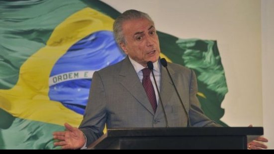 Imagem Temer pede empenho dos atletas na Rio 2016 e cita democracia estável no país