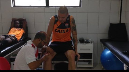 Imagem  Zagueiro tem lesão confirmada e não será opção contra o Furacão