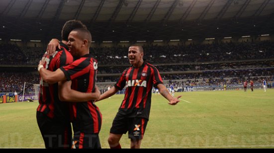 Imagem Atlético-PR terá três desfalques contra o Vitória 