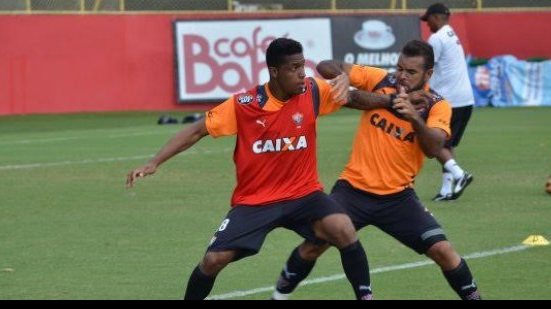 Imagem Brigando por vaga, José Wellison pede Vitória ligado contra o Atlético-PR