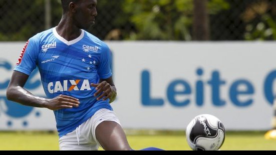 Imagem Vaiado no Cruzeiro, meia está perto de ser anunciado como reforço do Bahia