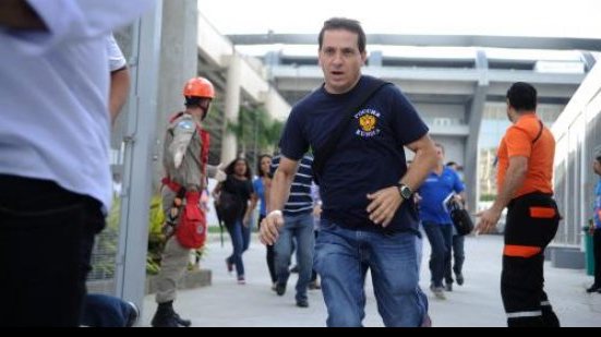Imagem Olimpíada: bombeiros simulam resgate no Sambódromo do Rio