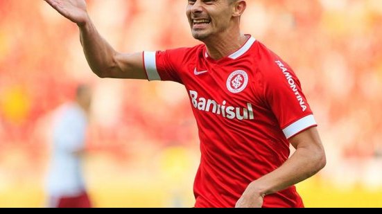 Imagem Após interesse de Inter em Cajá, Bahia mira contratação de meia Colorado