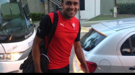Imagem Vitória rescinde contrato de zagueiro