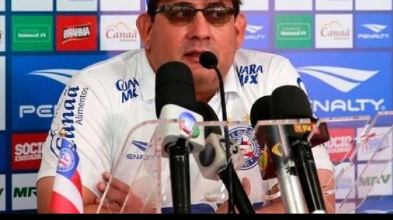 Imagem Guto Ferreira elogia entrega do Bahia na vitória sobre o Luverdense