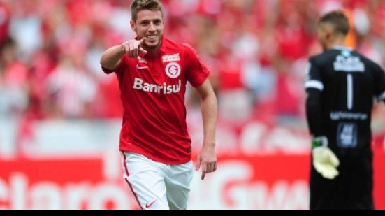 Imagem Bahia faz proposta por atacante e recebe não do Internacional