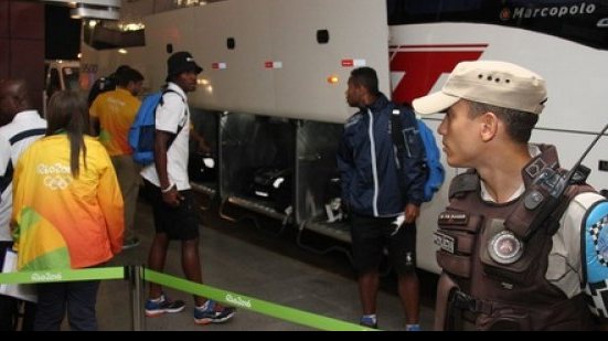 Imagem Seleção de Fiji desembarca em Salvador com escolta da PM
